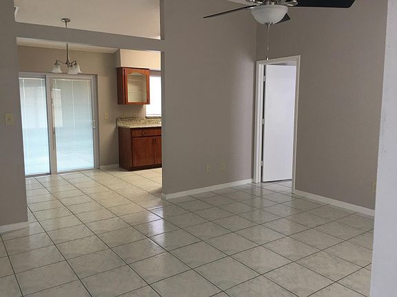 4th image of 205 Malean Dr