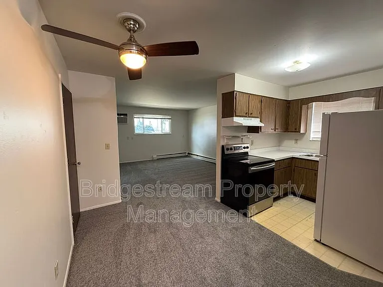 222-4 Sherman St — Photo 5