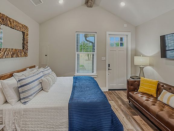 3rd image of 3412 Scenic Point Rd #100