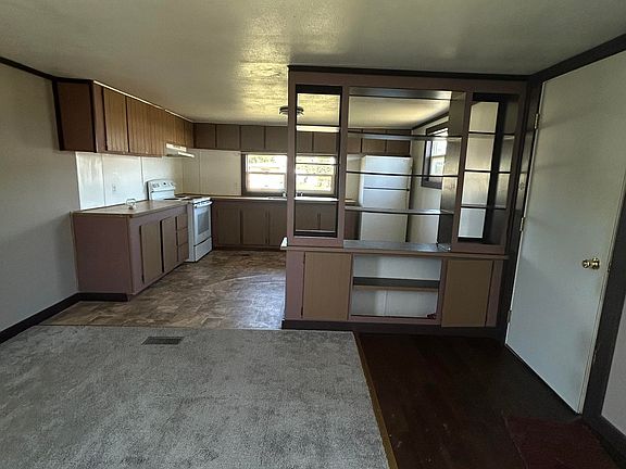 4th image of 1120 17th St W