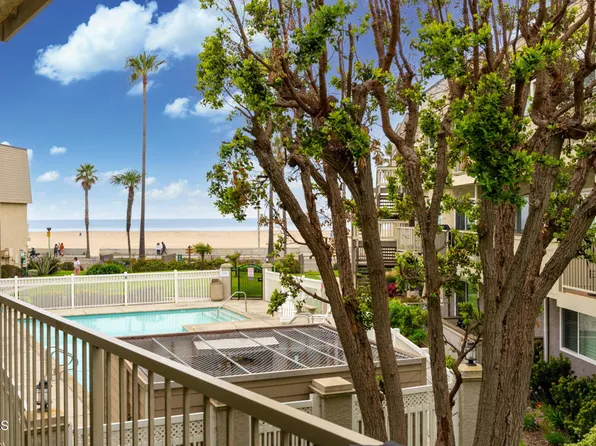 246 E Surfside Dr, Port Hueneme, CA 93041