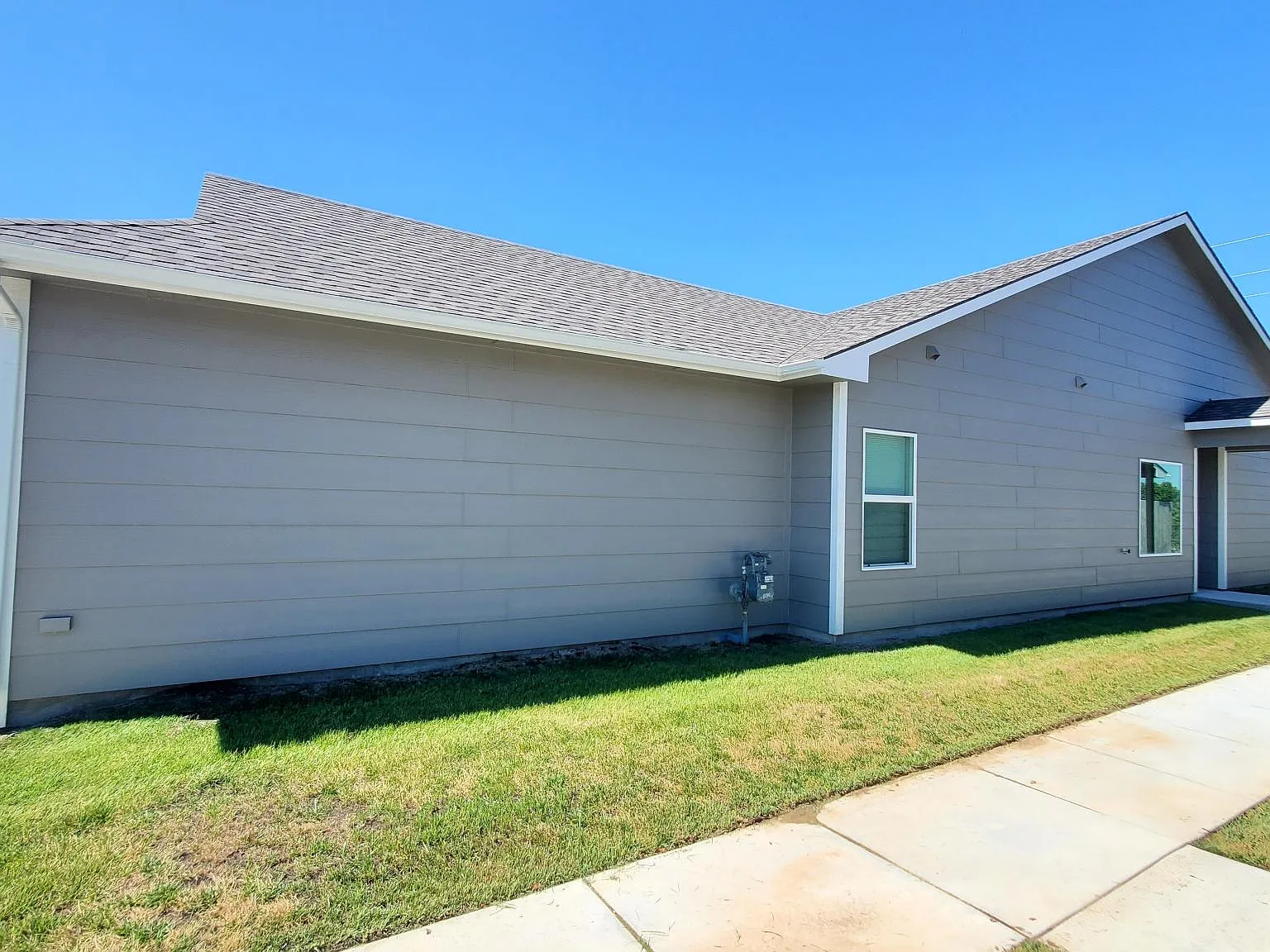3 bed, 1200 sqft, $1,495 — Photo 2