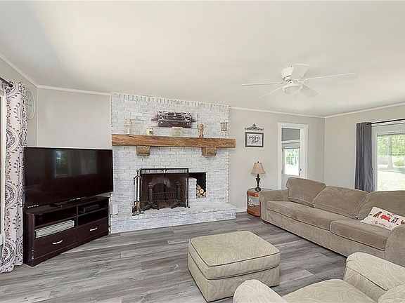 5th image of 6017 W Pleasant Valley Dr