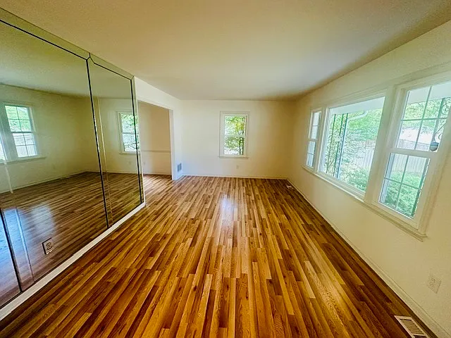 5404 Knollwood Rd — Photo 5