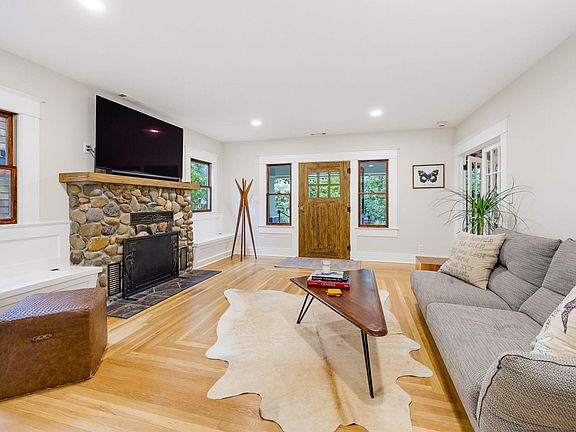 3rd image of 762 B St