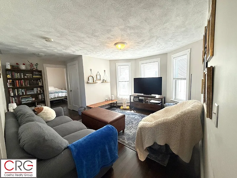 8 Lowden Ave #2