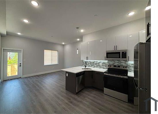 3rd image of 1938 N 22nd St #2