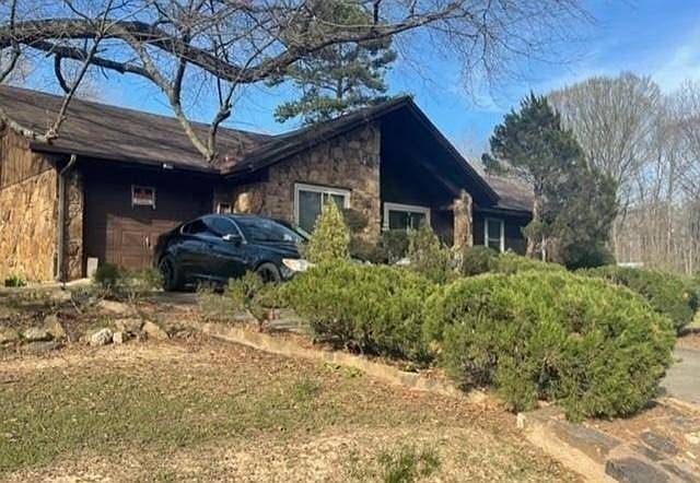 1st image of 303 E 10th St
