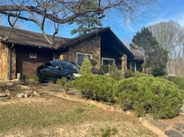 303 E 10th St, Broken Bow, OK 74728