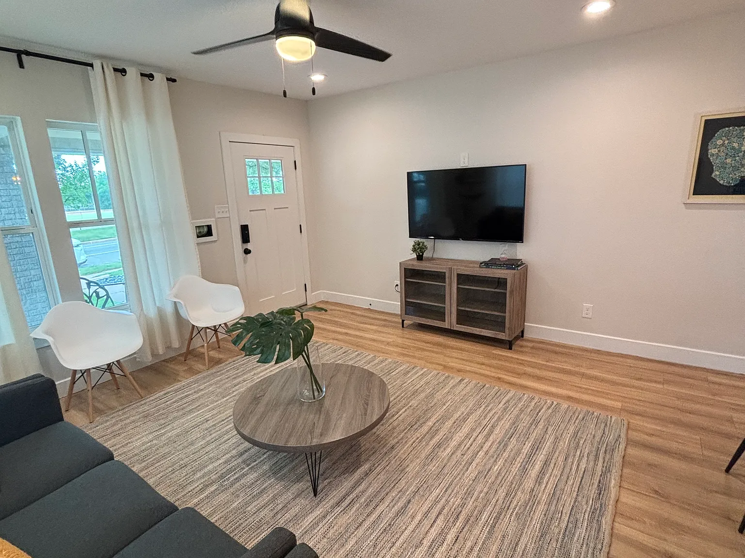 3 bed, 1600 sqft, $5,500 — Photo 4