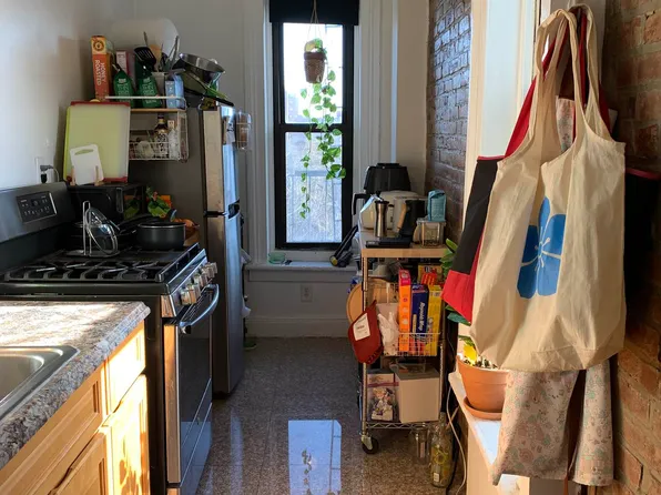 231 Smith Street image 1 of 8