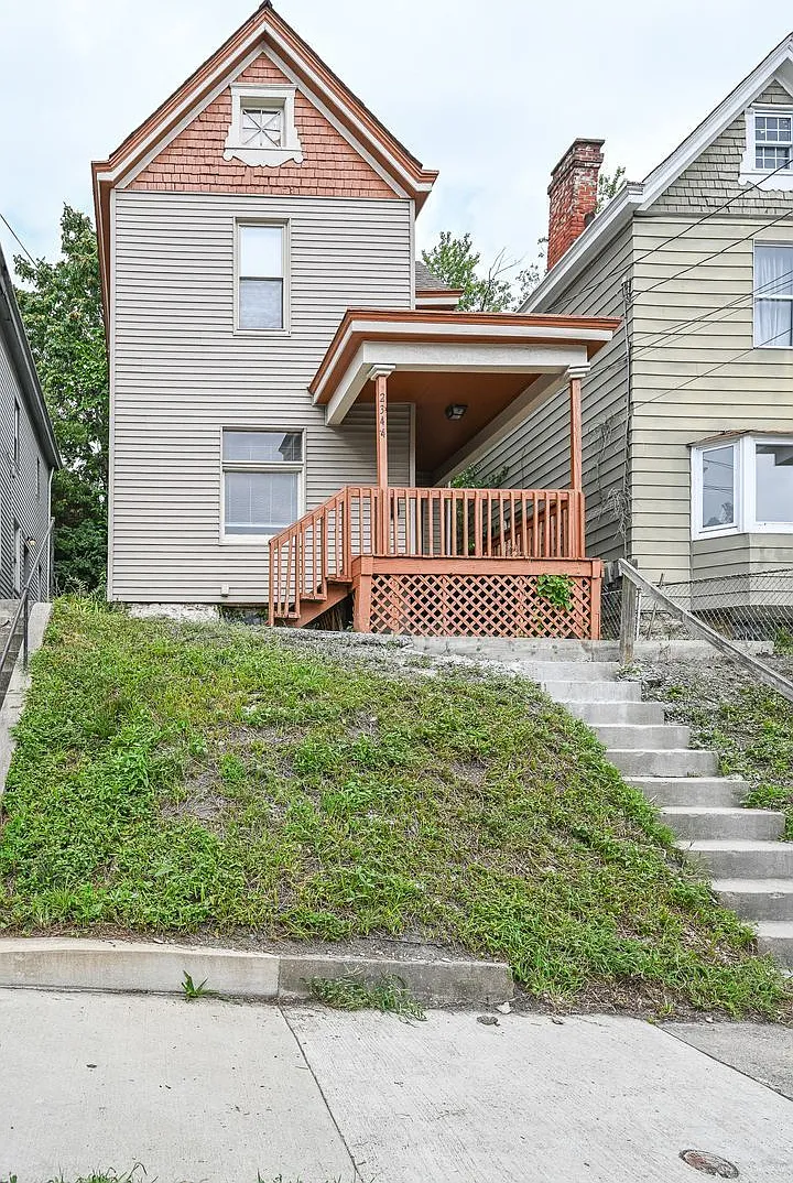 3 bed, 2.0 bath, $2,099 — Photo 1