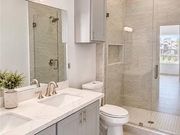 5th image of 714 W 25th St
