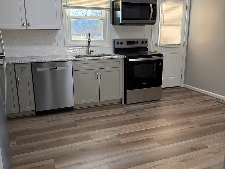 1255 Cambria St NE #A — Photo 5