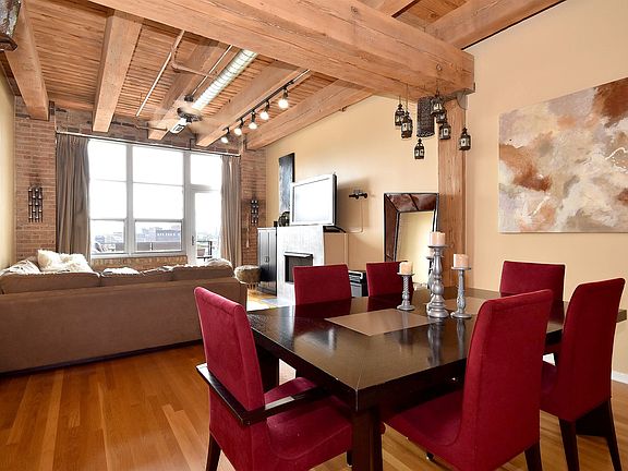 3rd image of 333 S Des Plaines St #509