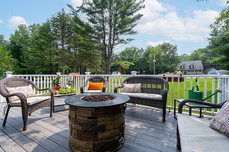 3rd image of 228 Lapp Road