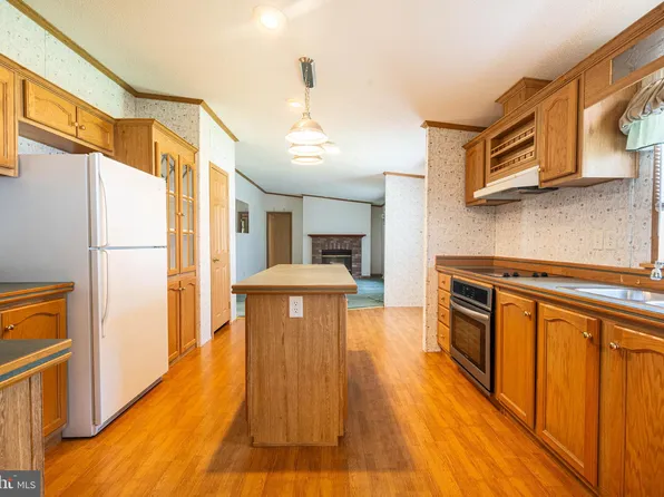1024 Warm Spring Rd Trailer 91, Chambersburg, PA 17202