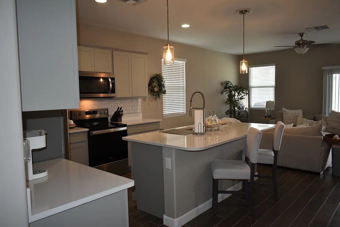 3 bed, 1601 sqft, $2,200 — Photo 4