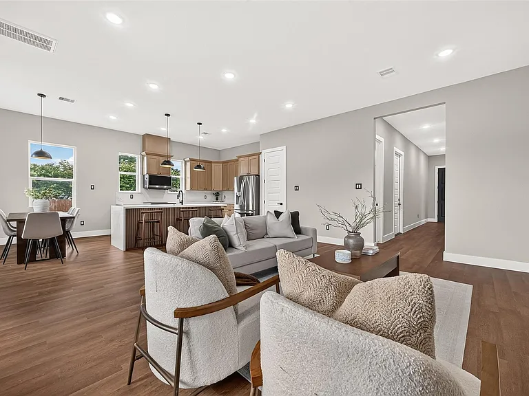703 Carol Lynn Dr #B — Photo 8