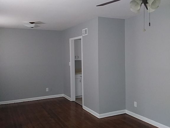 2nd image of 4653 Doris Cir N