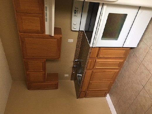 2nd image of 11 Winkler Pl APT 4