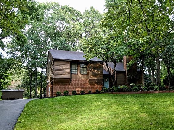 4th image of 202 Woodville Dr