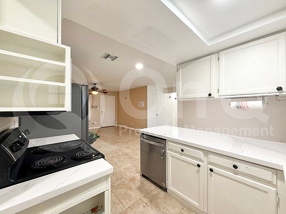 4th image of 520 E Jahns Pl