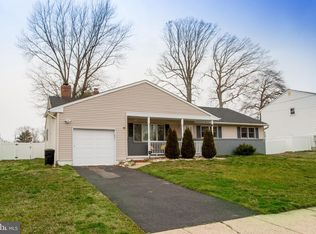 3 Snowball Ln, Hamilton, NJ 08619