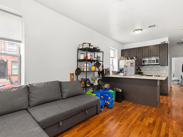 132 Jefferson St #1 — Photo 6