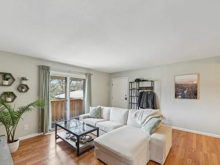 1182 Calley Dr #F — Photo 5