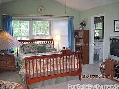 2nd image of 901 Oakway Dr