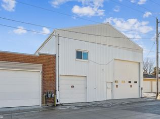 106 1st Ave NW, Waukon, IA 52172
