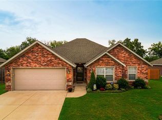 230 McKissic Spring Rd, Centerton, AR 72719