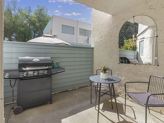 5th image of 18411 Hatteras St #121.5
