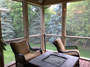 8960 Hilloway Rd, Eden Prairie, MN 55347