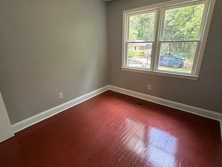 166 Buckingham Ave — Photo 8