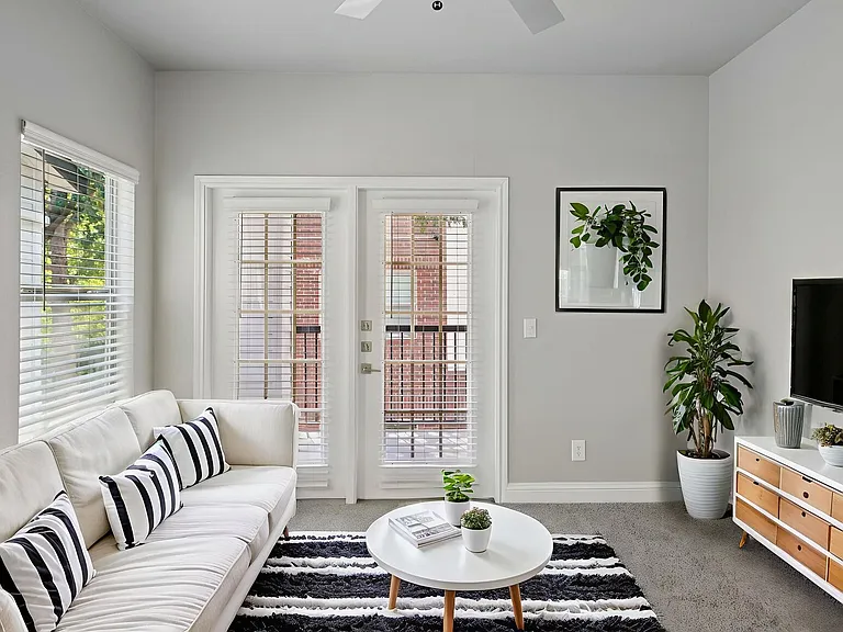 Larkin Apartment Homes — Photo 75