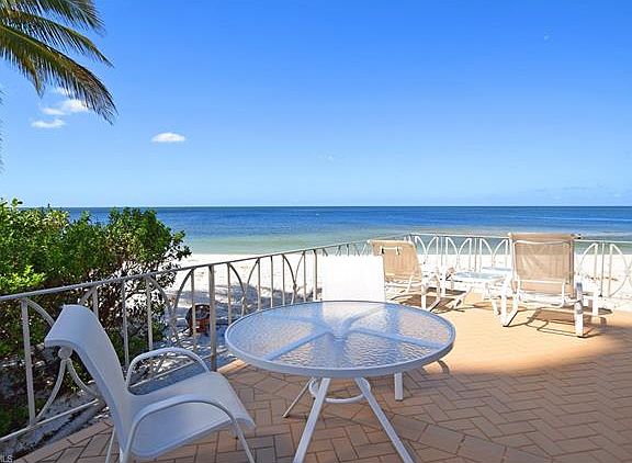 2nd image of 1851 Gulf Shore Blvd N APT 8