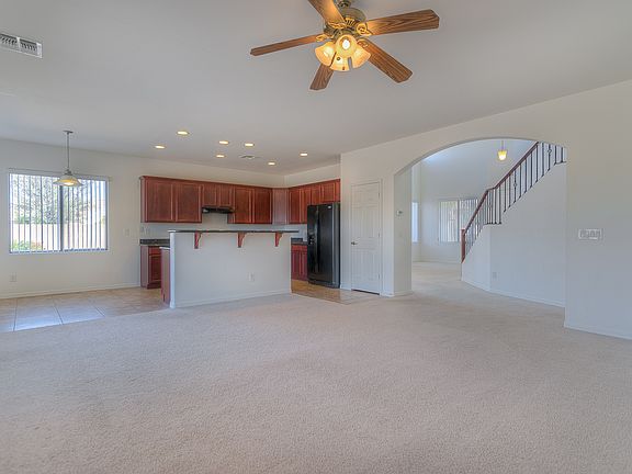 5th image of 2433 E Locust Ct