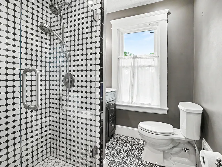 1155 Portage Ave — Photo 15