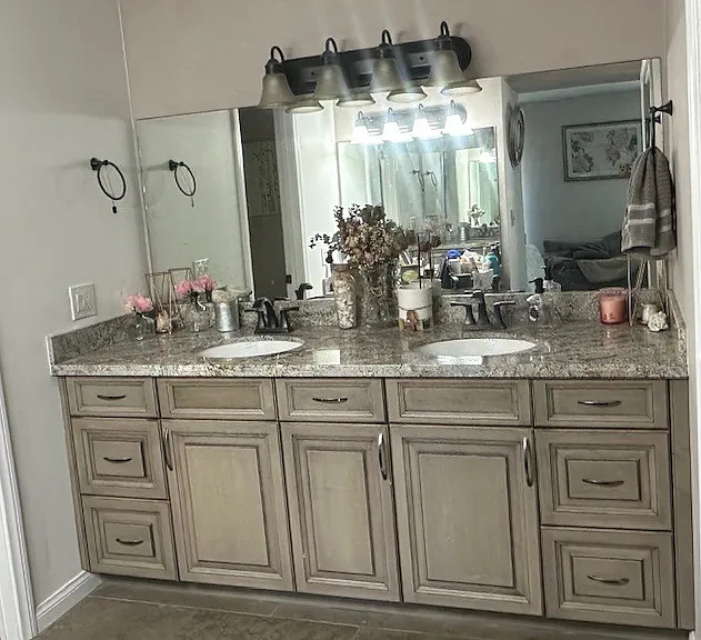 Master Bedroom Double Sinks. Vanity on Other Side.