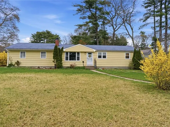 220 Heritage Rd, North Kingstown, RI 02852