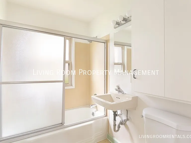 1410 N Webster St #2 — Photo 9