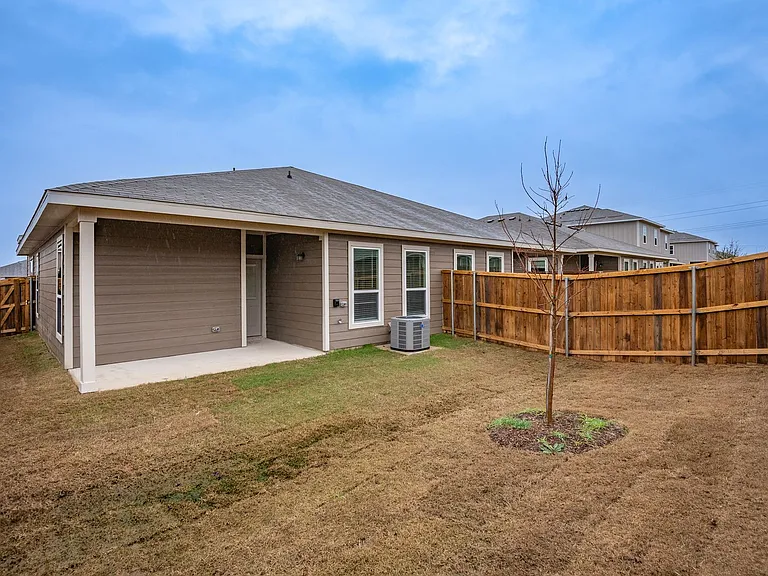 656 Wheatfield Dr — Photo 26