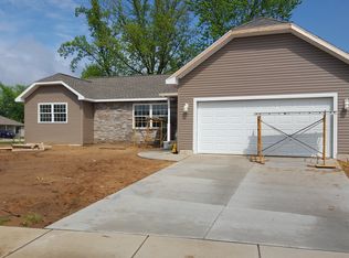 501 Lincoln Ct, Walkerton, IN 46574