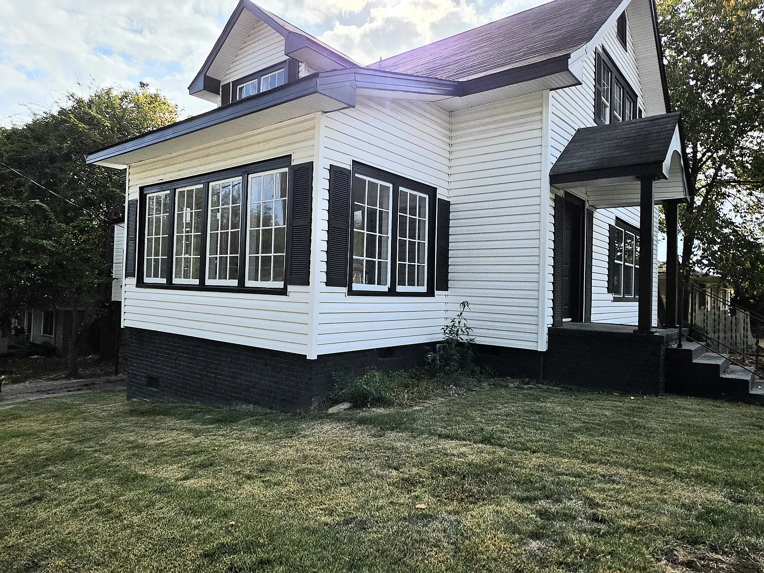 3 bed, 1877 sqft, $2,000 — Photo 2