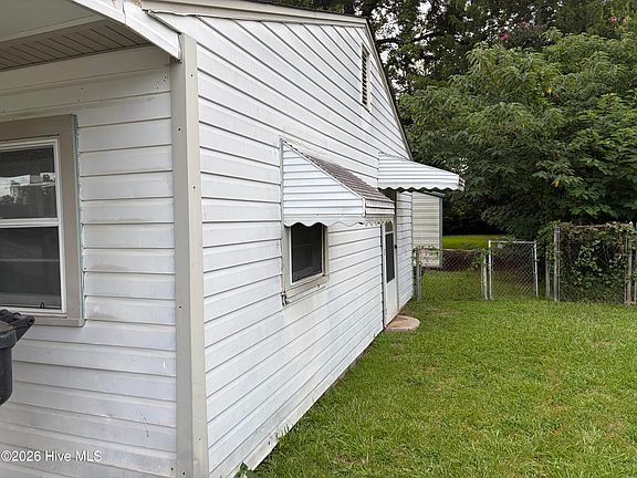 3rd image of 1300 Bruce Street