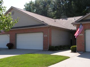 17569 Parkplace Cir, Spring Lake, MI 49456