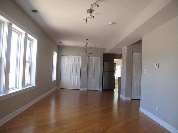2nd image of 5643 N Artesian Ave APT 3