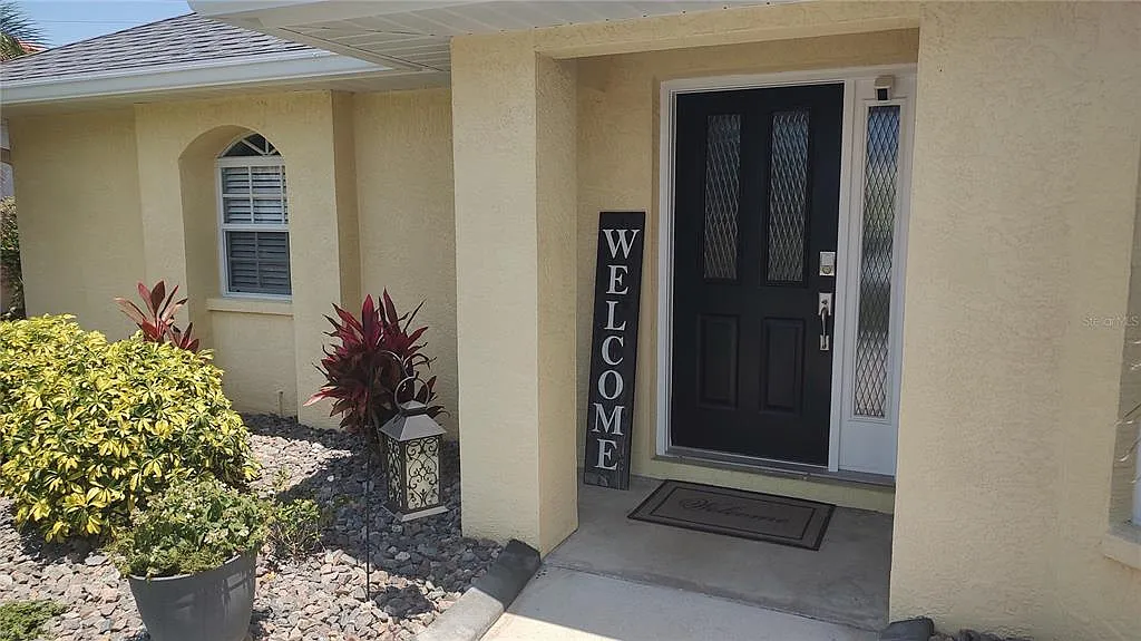 3 bed, 2.0 bath, 1744 sqft, $2,750 — Photo 2